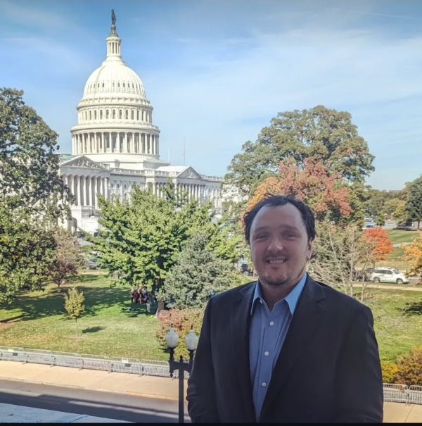 Cameron Ring headshot